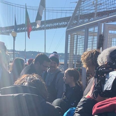 A ativista Greta Thunberg desloca-se a Portugal, a convite da comissão parlamentar de ambiente presidida pelo deputado do Bloco José Maria Cardoso.