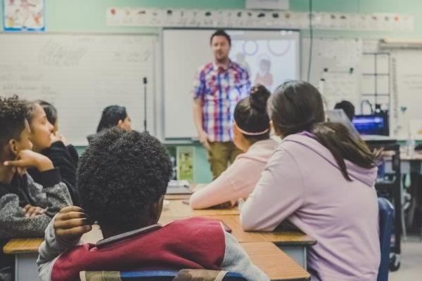 Os professores não aguentam tudo: razões para a degradação da carreira