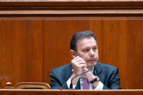 Montenegro está “ferido de legitimidade” agora e nas eleições