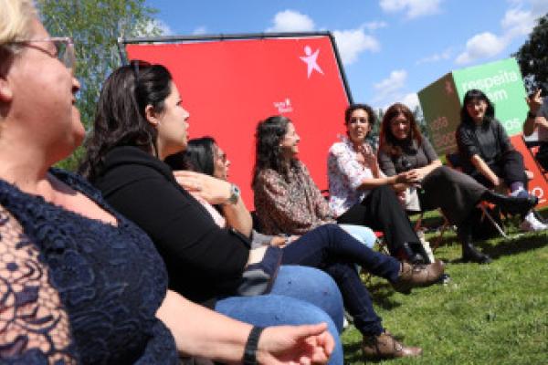 Mariana ouviu trabalhadoras do têxtil com salários em atraso e exigiu “respeito por quem trabalha”