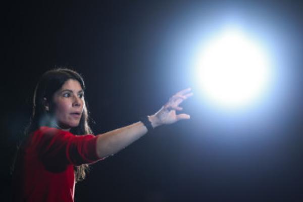 “Soberania digital e transparência algorítmica”: Mariana apresenta propostas contra tecno-oligarcas