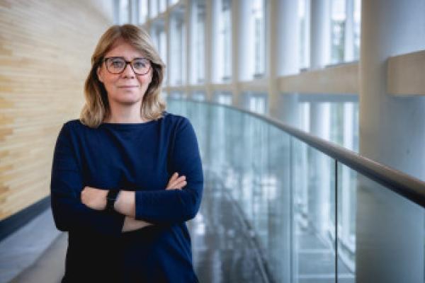 Face a um Governo que “parece viver noutro mundo”, Catarina apela a “diálogos políticos sérios”